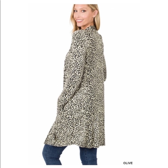Beautiful animal print light weight cardigan - Picture 3 of 4